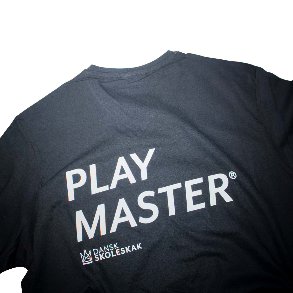 Mörk t-shirt från dansk skolschack med PLAYMASTER tryckt på baksidan