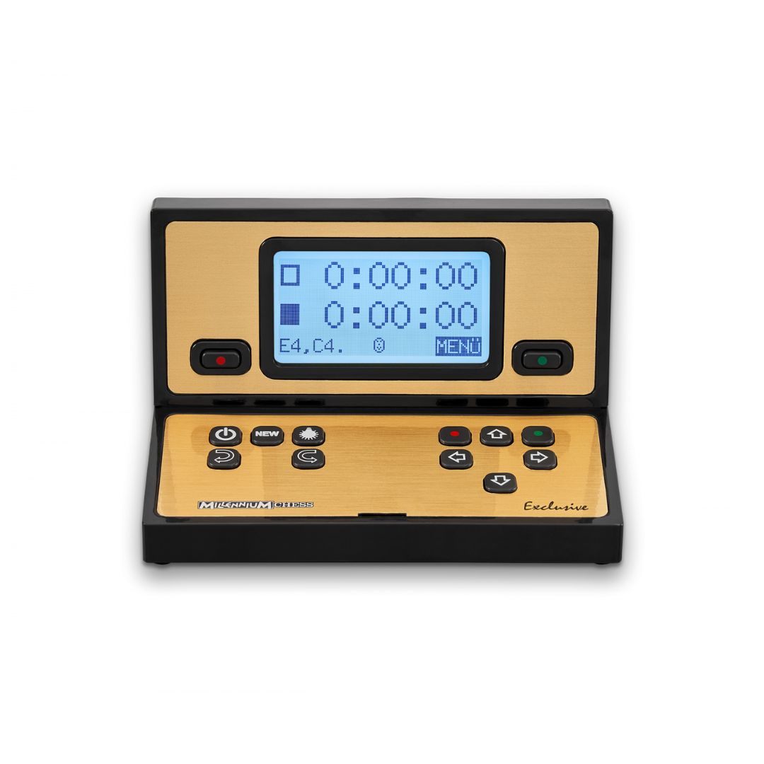 Schackdator som tillhör Millennium chess genius exclusive igul färg och med möjlighet att analysera sitt schackparti