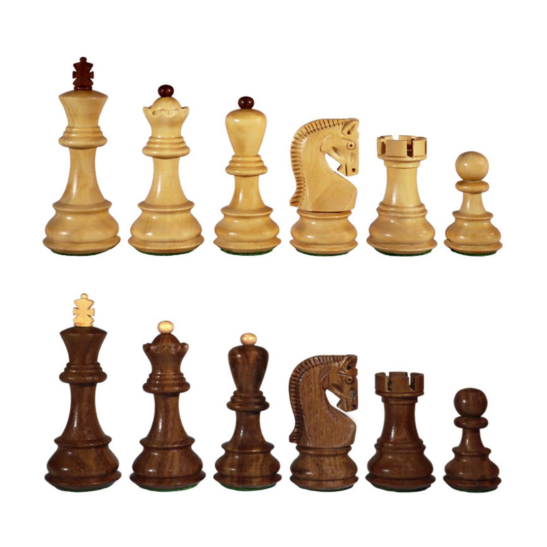 Queen's gambit schackpjäser, kända från Netflix-serien, här i ljusa och mörkbruna färger i rysk design.