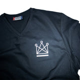 Framsidan av en Playmaster-T-shirt från Dansk Skoleskak med fokus på Dansk Skoleskaks logotyp placerad på vänster bröst.