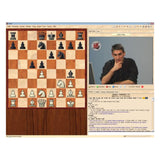 Stormester Daniel King analyserar ett schackparti på datorn i programmet Chessbase på DVD.