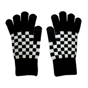 Stickade handskar med schackbrädemönster i svart och vitt, perfekt för schackspel i kallt väder, Schackshoppen premium.