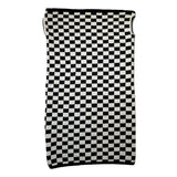 Halsdukar med schacktema i skön bomull som håller nacke och huvud varma