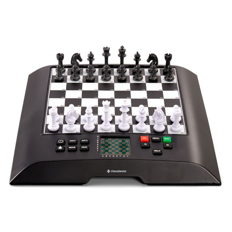 Chess genius schackdator i svart och vitt med notation på rutorna för nybörjare