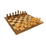 Lyxigt schackspel i trä med 45 mm fältstorlek och schackpjäser med en kungahöjd på 89 mm som passar perfekt till spelstorleken