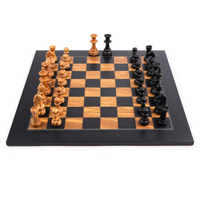 Deluxe schackspel i svart olivträ med detaljerade Staunton-pjäser i trä, premium schackbräde från Schackshoppen.