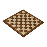 Schackbräde i mahogny med särskild uppmärksamhet på detaljerna, så schackbrädet står knivskarpt