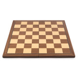 Schackbrett, utfällt utan notation, med ljusa och mörkbruna rutor och en rutsstorlek på 50 mm