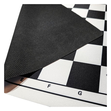 Schackbräde i musmattekvalitet med ett hörn uppvikt