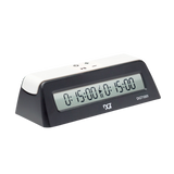 Enkel svartvit schackklocka i sidovy av märket DGT