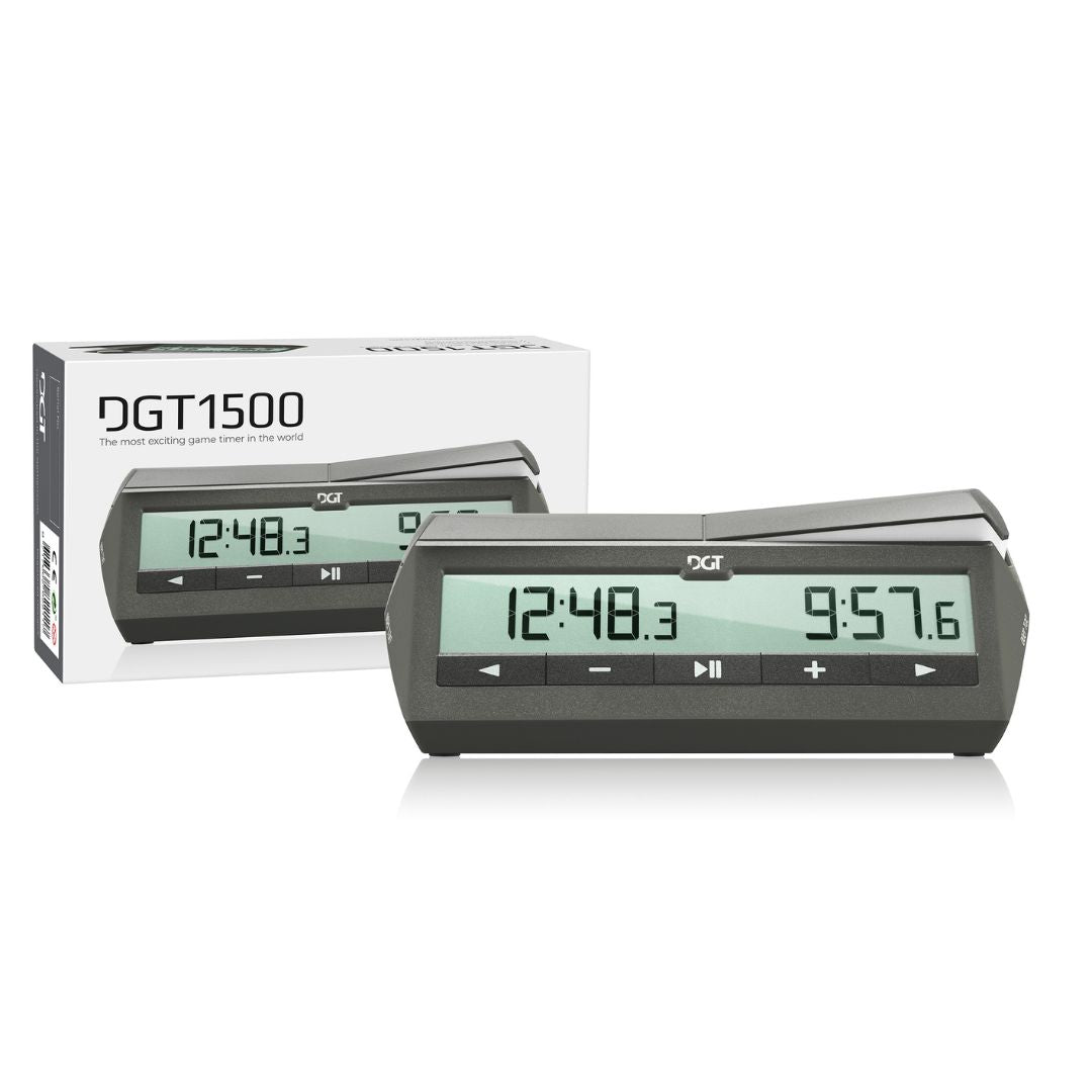 DGT1500 skakur i grått foran sin eske. den perfekta skakuren för blixtskak och snabbskak