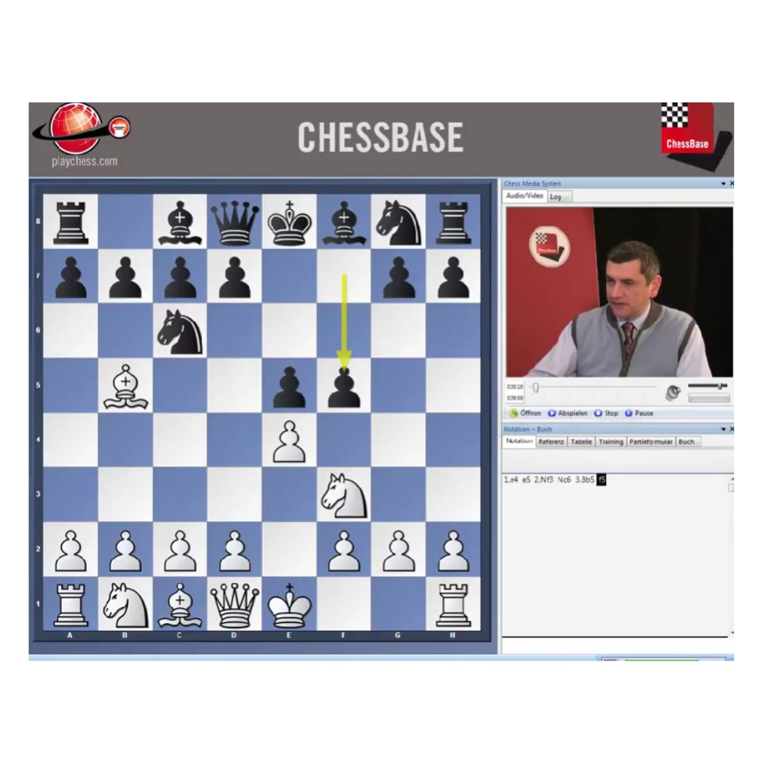 Stormester Viktor Bologan analyserar varianter i spansk öppning i schackspelet och visar ett drag f5 med en gul pil på schackbrädet.