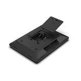 Undersidan av ChessChampion 2.0, som visar det öppna batterifacket för 3 AA-batterier.